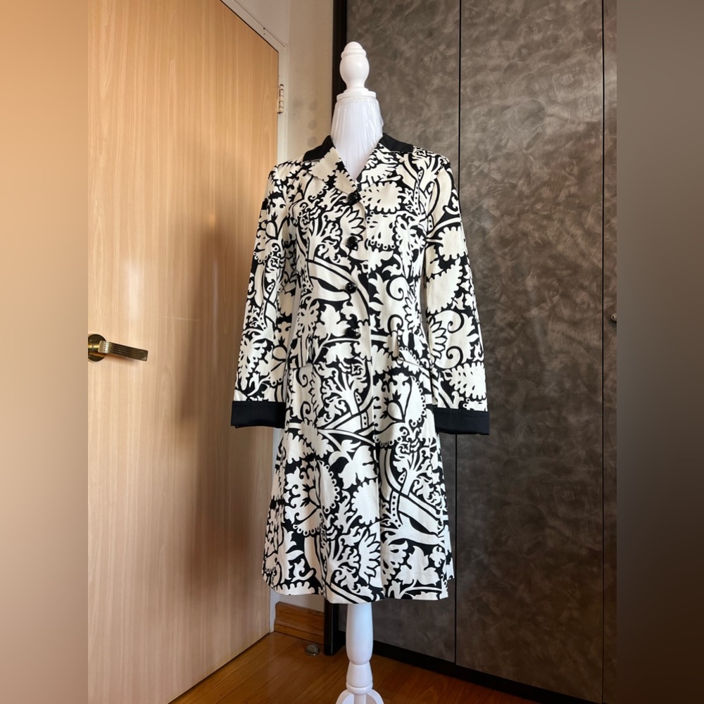 White And Back Jacket - image 1